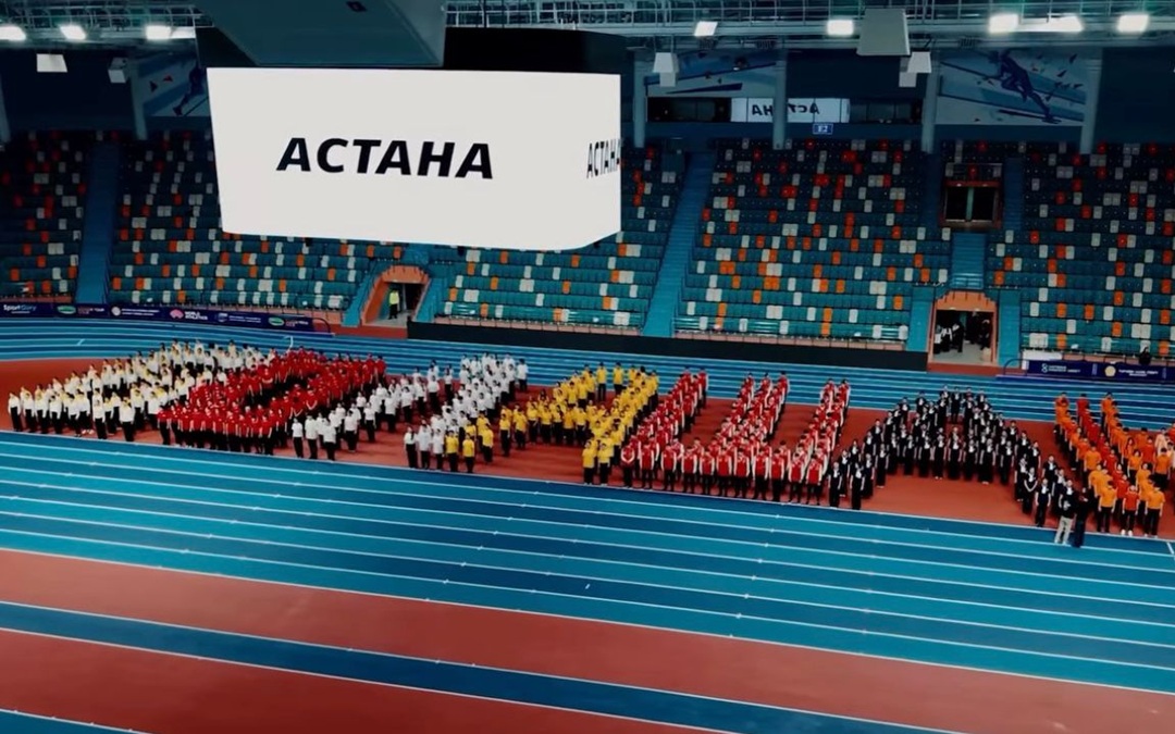 В Астане состоялся флешмоб, посвящённый завершению Года рабочих профессий